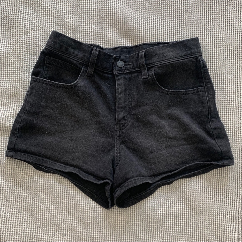 High waisted Levi’s shorts